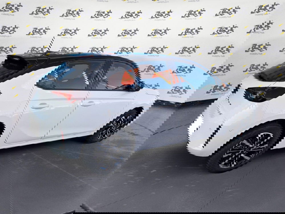 Opel Corsa nuova a Bologna (4)