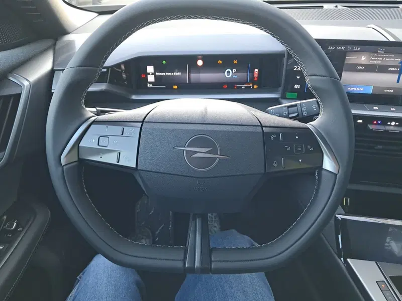 Opel Grandland nuova a Bologna (11)