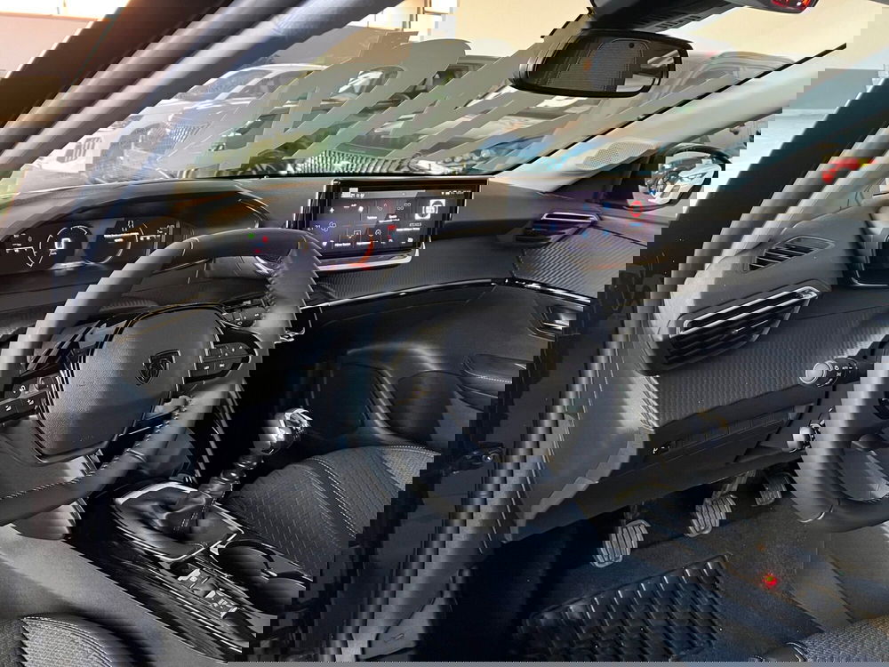 Peugeot 208 nuova a Bari (12)