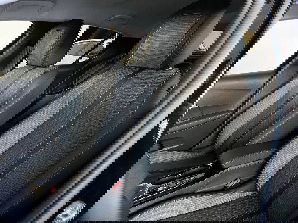 Peugeot 208 nuova a Bari (13)