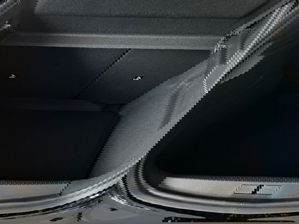 Peugeot 208 nuova a Bari (16)