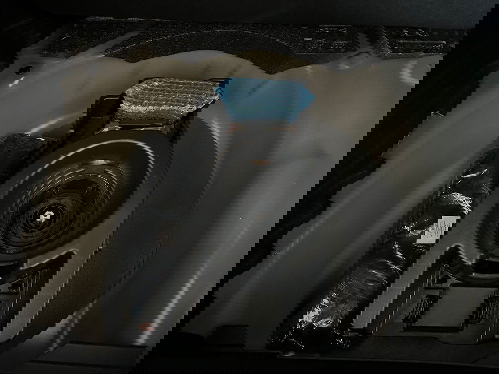 Peugeot 208 nuova a Bari (17)