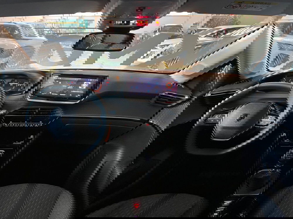 Peugeot 208 nuova a Bari (18)