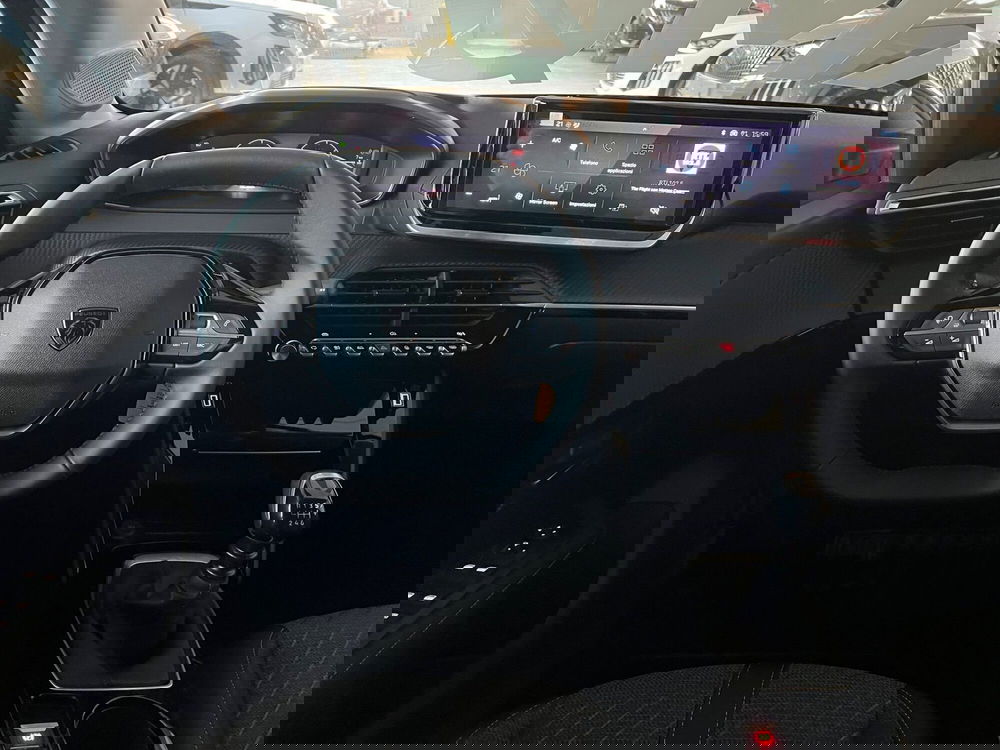 Peugeot 208 nuova a Bari (19)