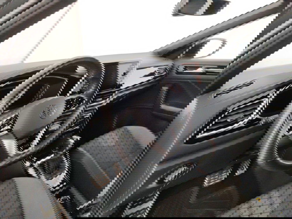 Volkswagen T-Roc usata a Massa-Carrara (8)