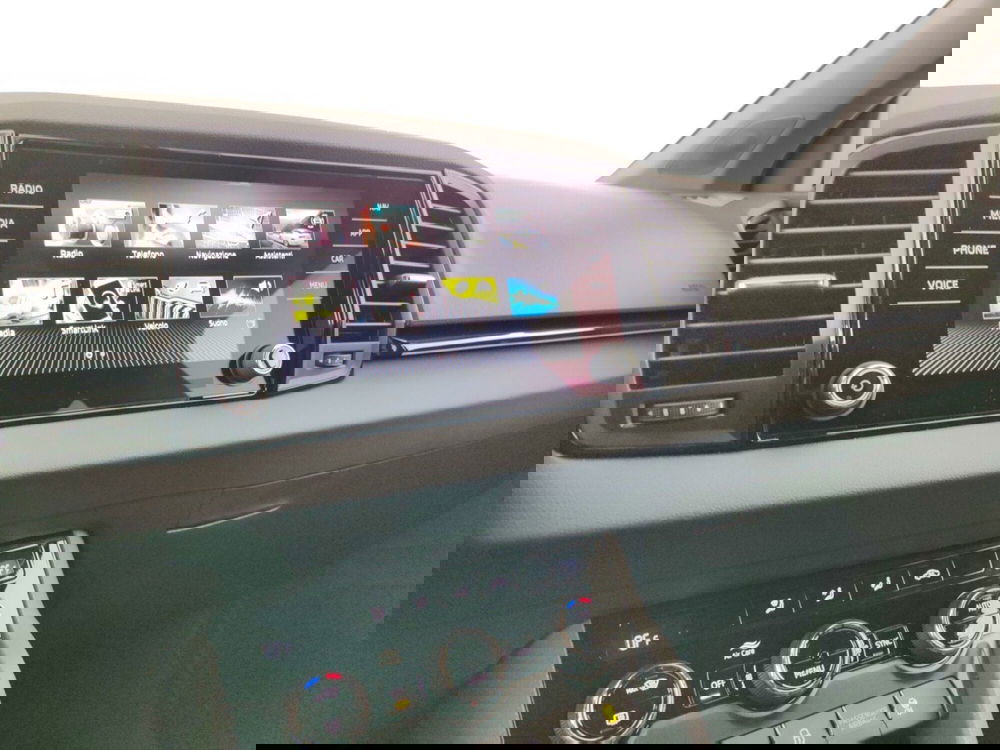 Skoda Karoq nuova a Massa-Carrara (16)