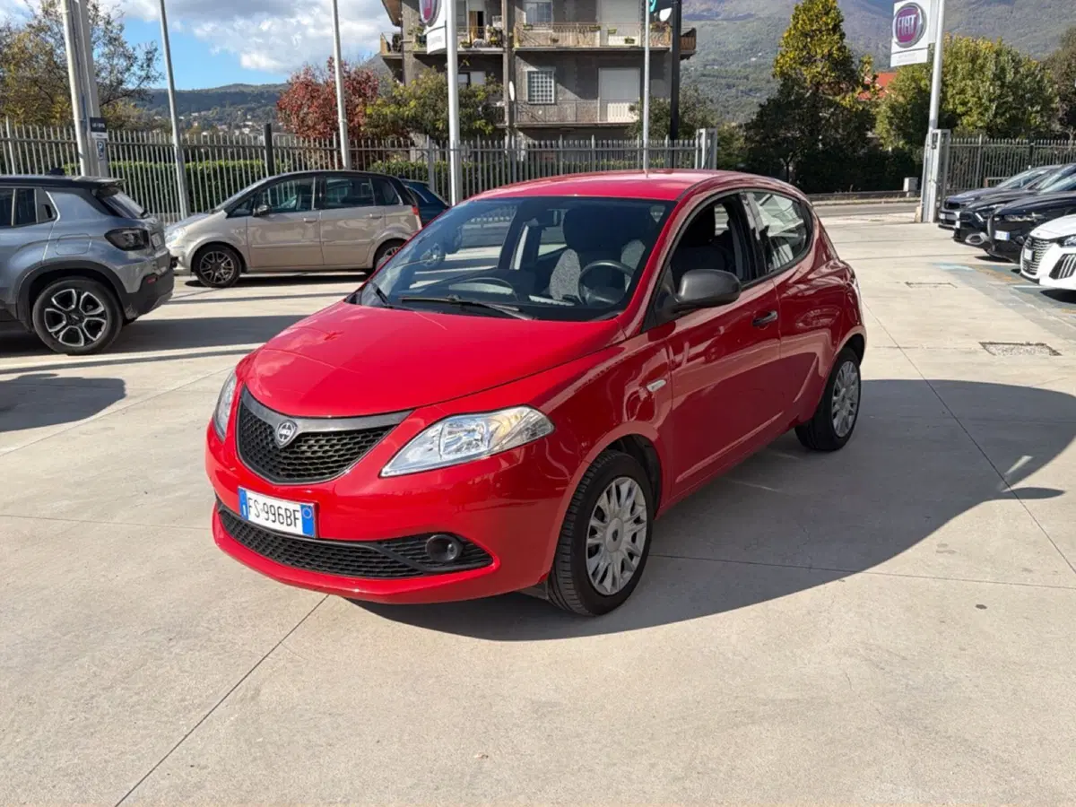 Lancia Ypsilon usata a Frosinone