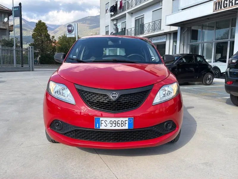 Lancia Ypsilon usata a Frosinone (13)