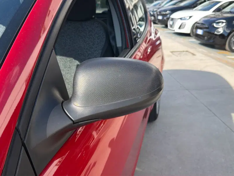 Lancia Ypsilon usata a Frosinone (16)