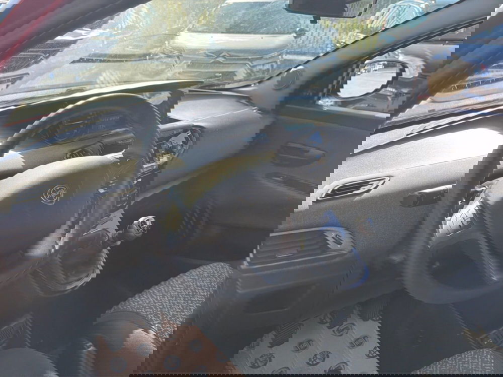 Lancia Ypsilon usata a Frosinone (18)