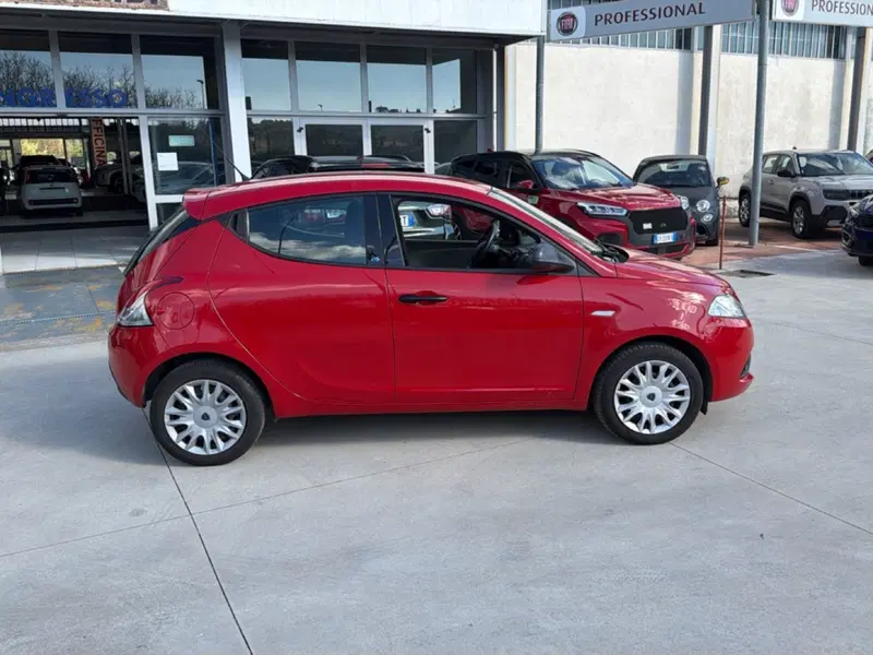 Lancia Ypsilon usata a Frosinone (7)