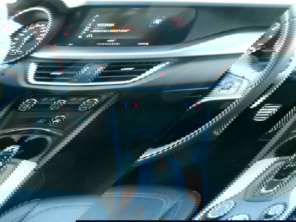 Alfa Romeo Stelvio usata a Venezia (14)