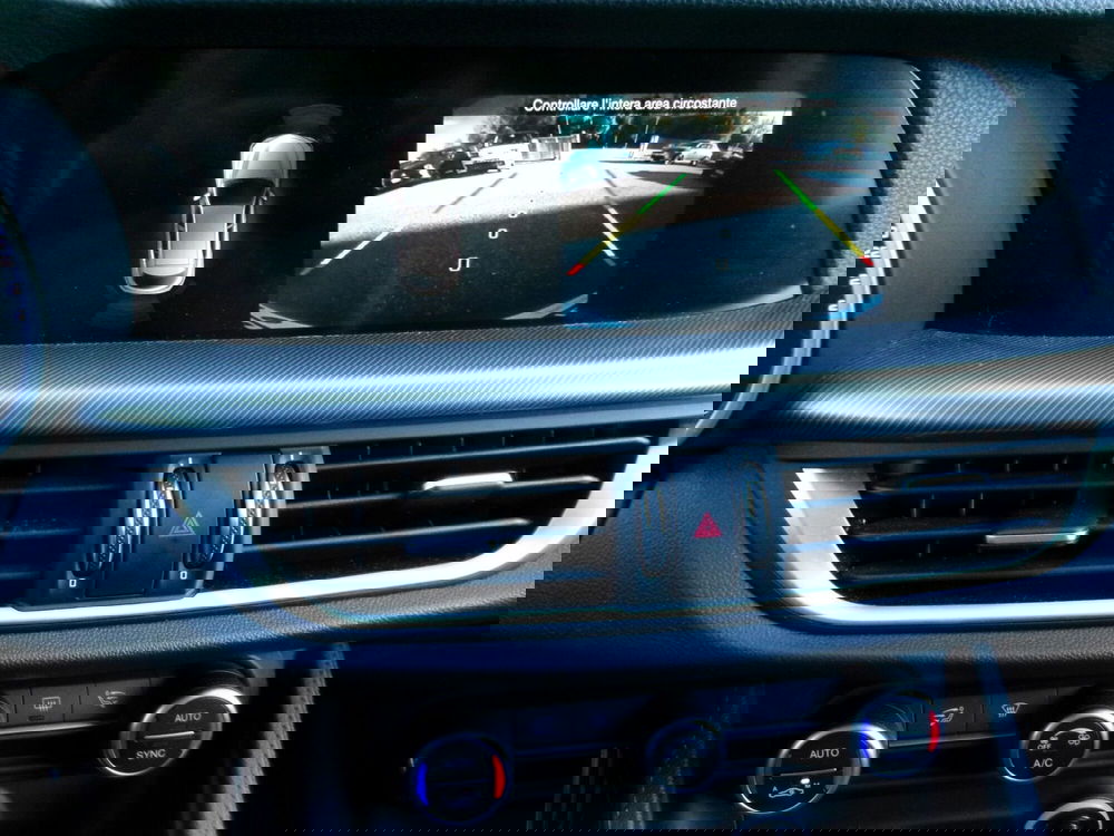 Alfa Romeo Stelvio usata a Venezia (17)