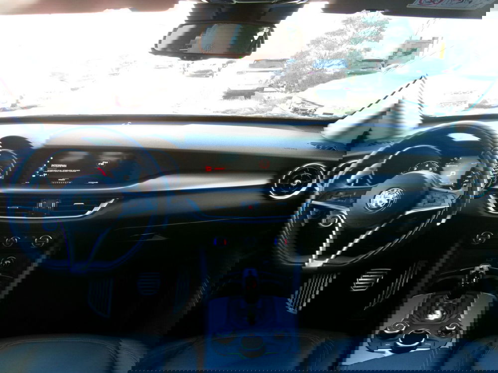 Alfa Romeo Stelvio usata a Venezia (9)