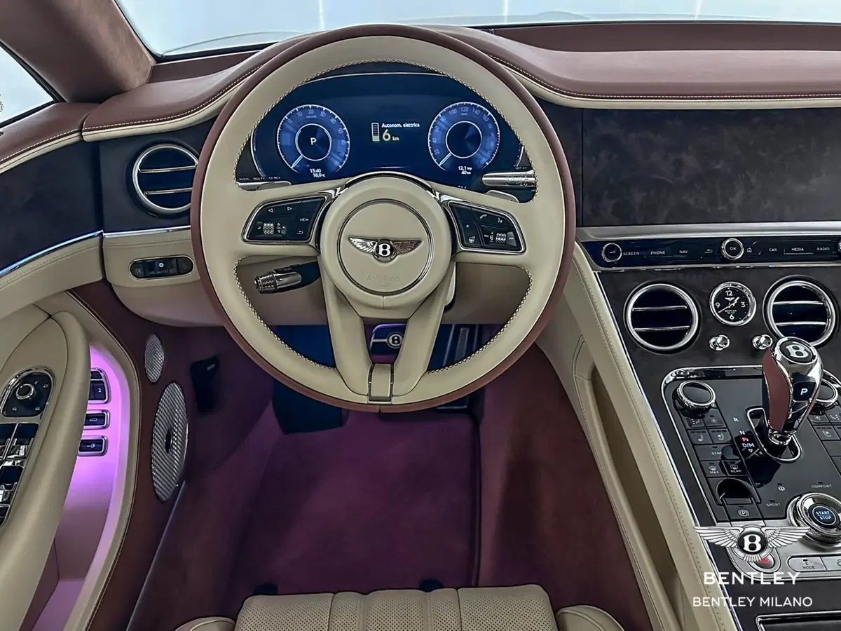 Bentley Continental GT nuova a Milano (11)