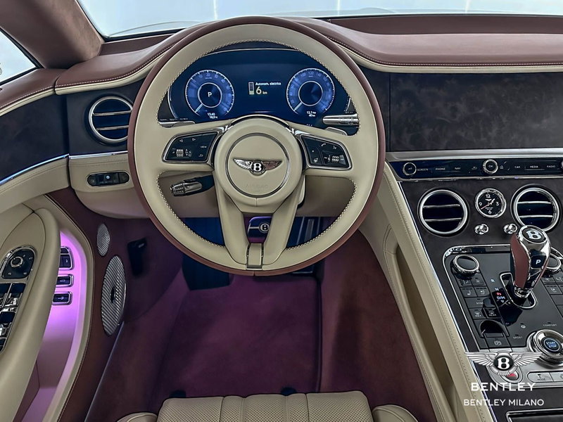 Bentley Continental GT nuova a Milano (11)