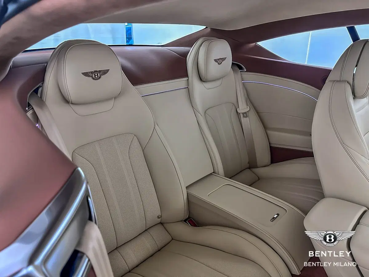 Bentley Continental GT nuova a Milano (13)