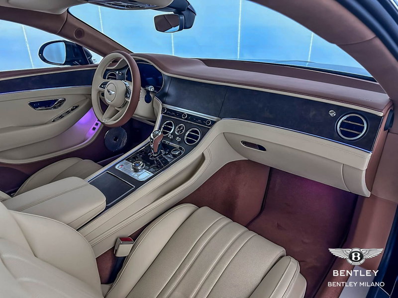 Bentley Continental GT nuova a Milano (14)