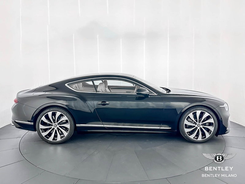 Bentley Continental GT nuova a Milano (4)