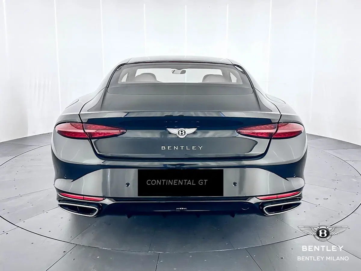 Bentley Continental GT nuova a Milano (6)
