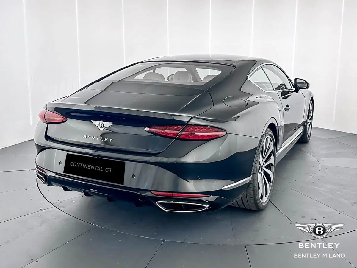 Bentley Continental GT nuova a Milano (7)
