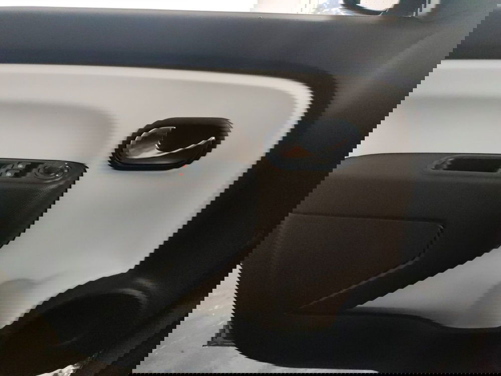 Renault Twingo nuova a Roma (19)