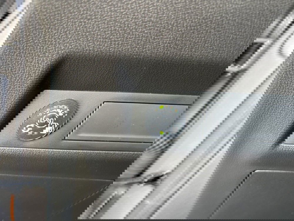 Renault Captur usata a Latina (14)