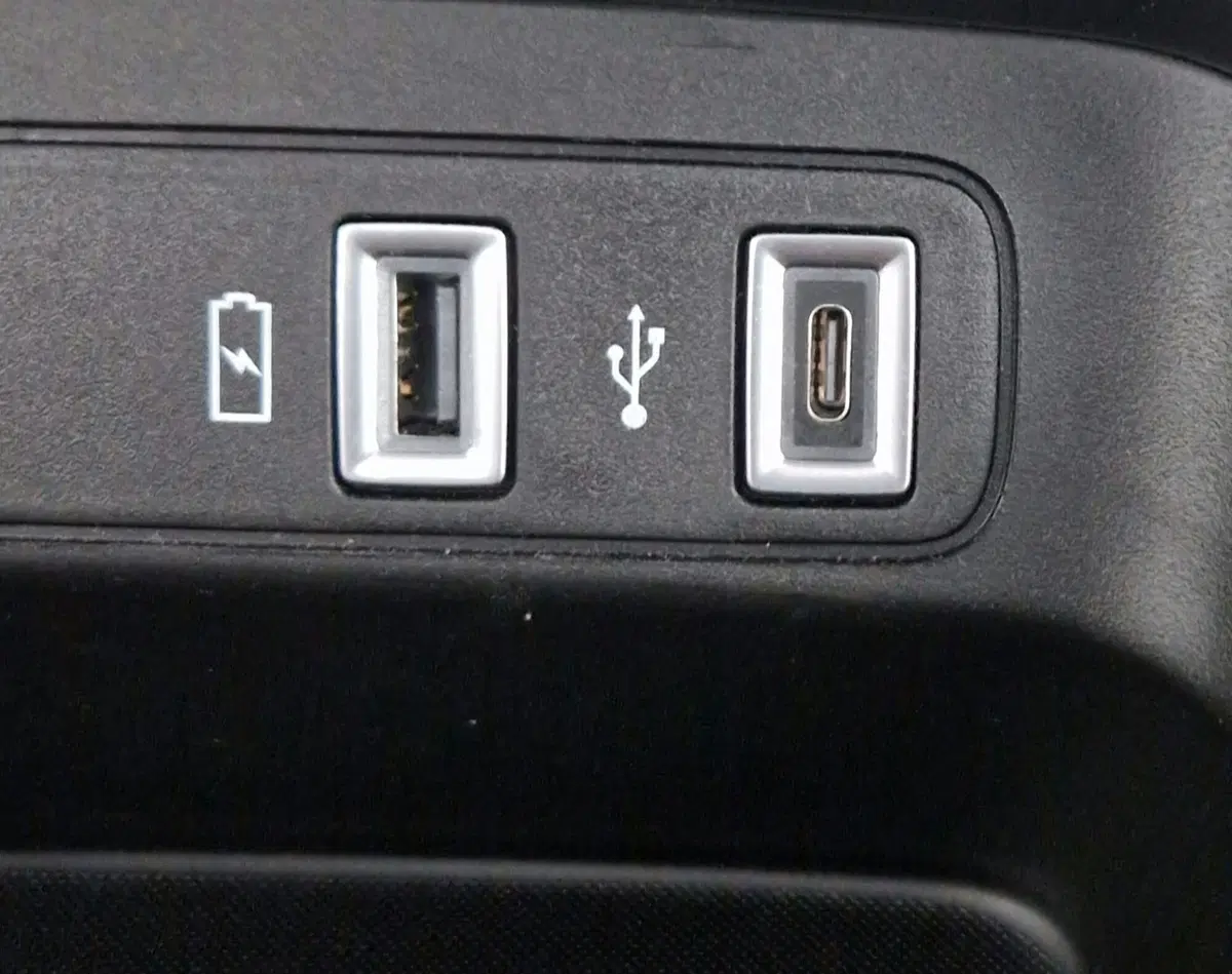 Jeep Avenger usata a Terni (13)