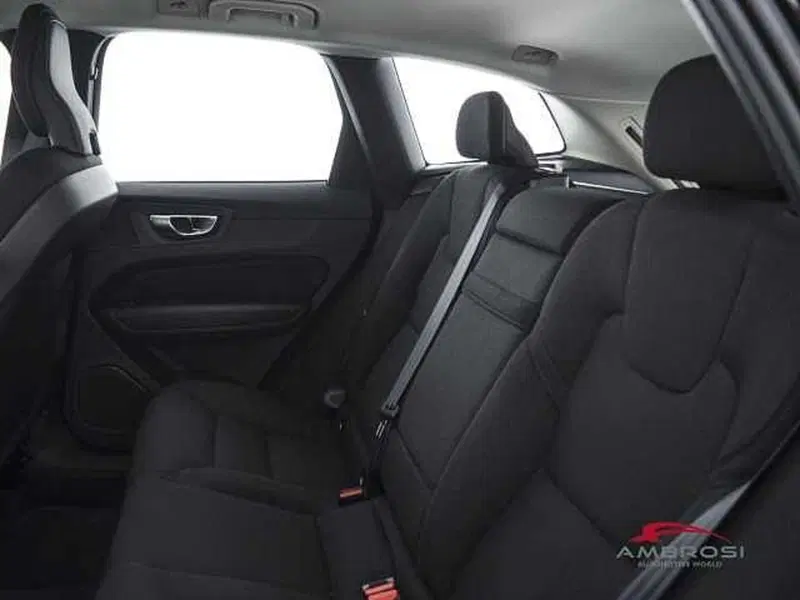Volvo XC60 usata a Perugia (10)