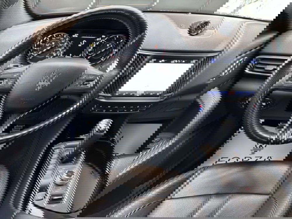 Maserati Levante usata a Torino (14)