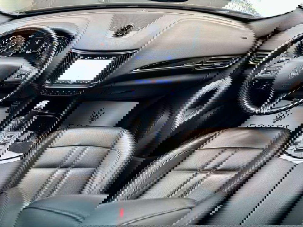 Maserati Levante usata a Torino (15)