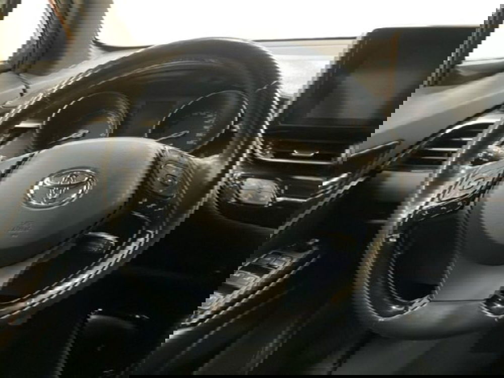 Toyota Toyota C-HR usata a Vercelli (10)