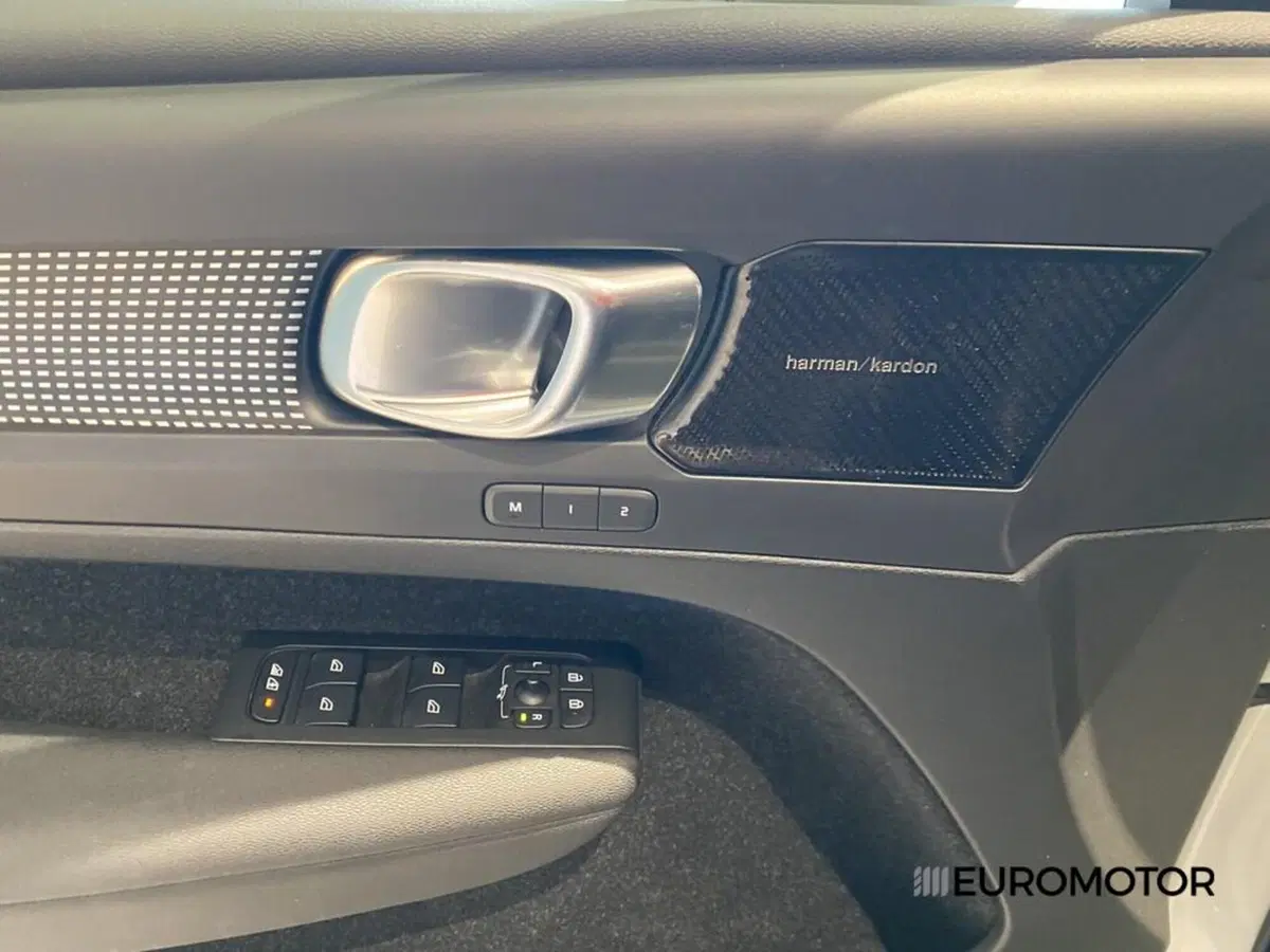 Volvo XC40 usata a Bari (15)