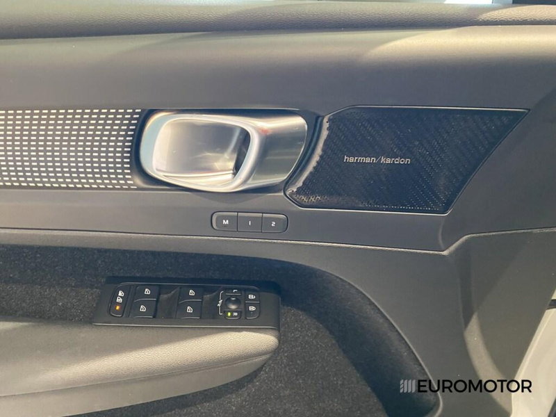 Volvo XC40 usata a Bari (15)