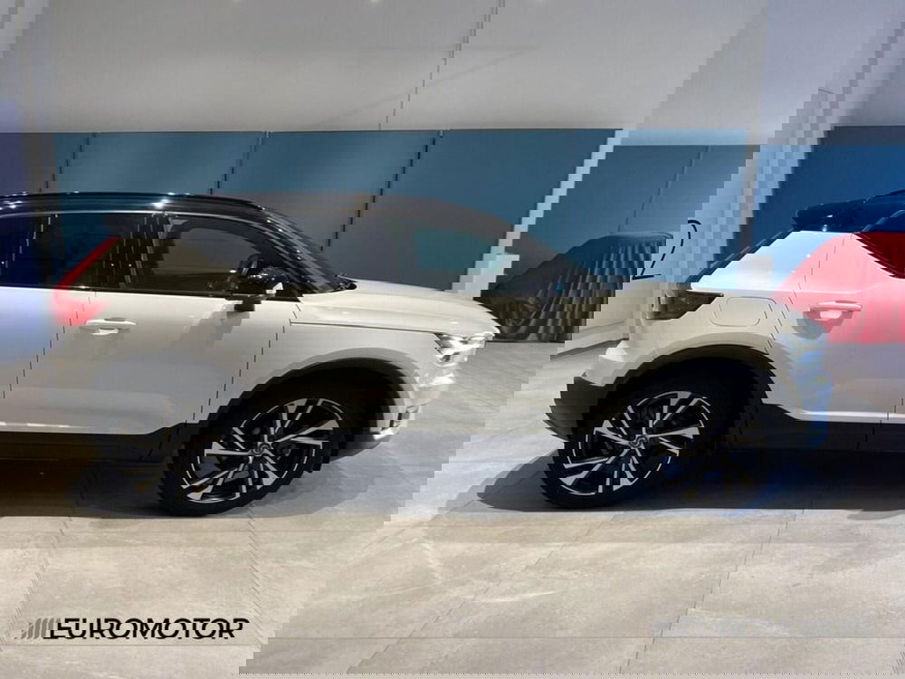 Volvo XC40 usata a Bari (8)