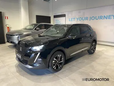 Peugeot 2008 BlueHDi 130 S&amp;S EAT8 Allure Pack del 2023 usata a Modugno