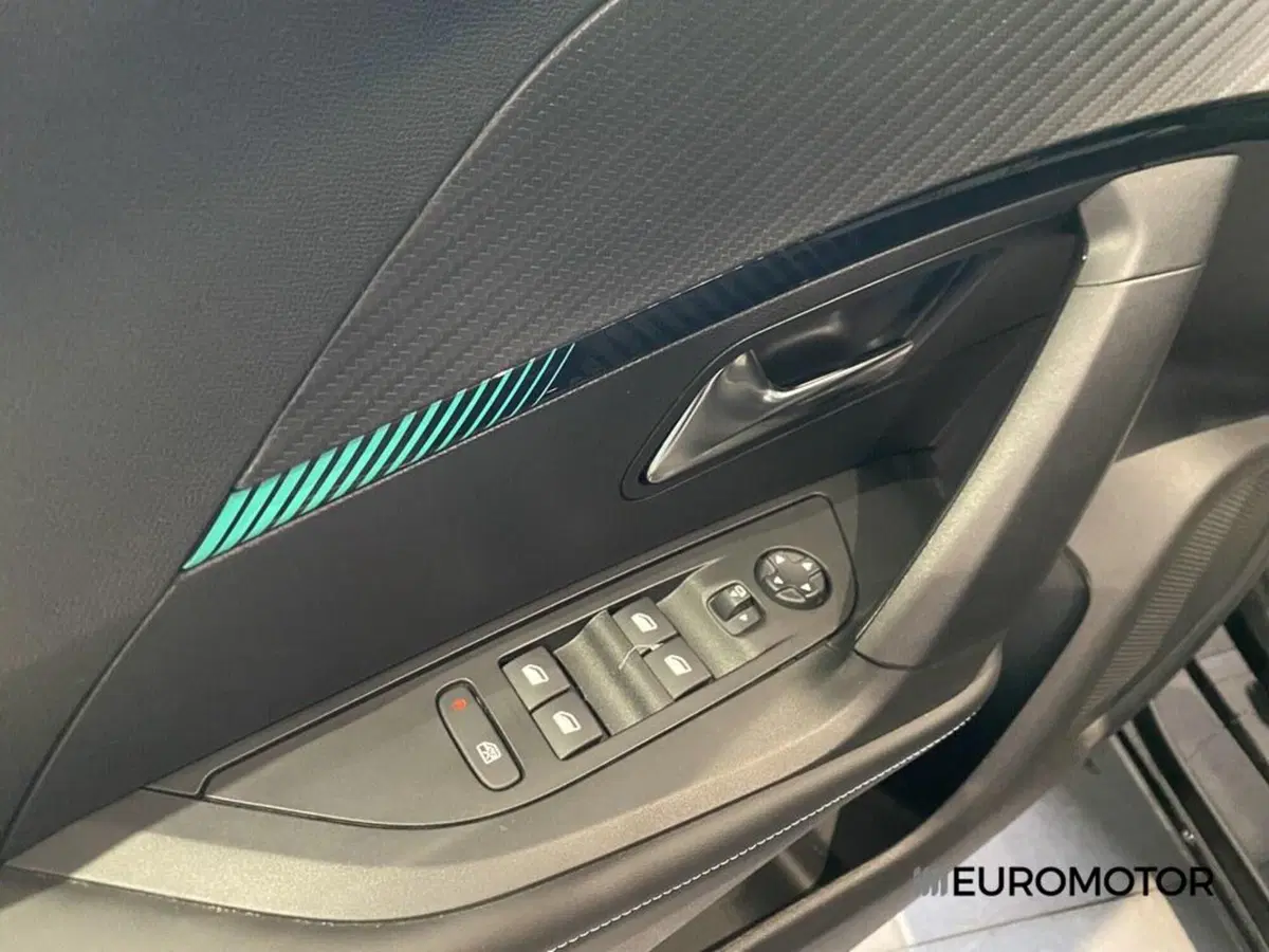 Peugeot 2008 usata a Bari (13)