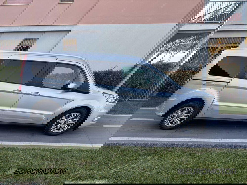 Ford Tourneo Connect usata a Bari (4)