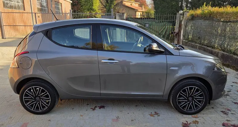 Lancia Ypsilon usata a Torino (13)