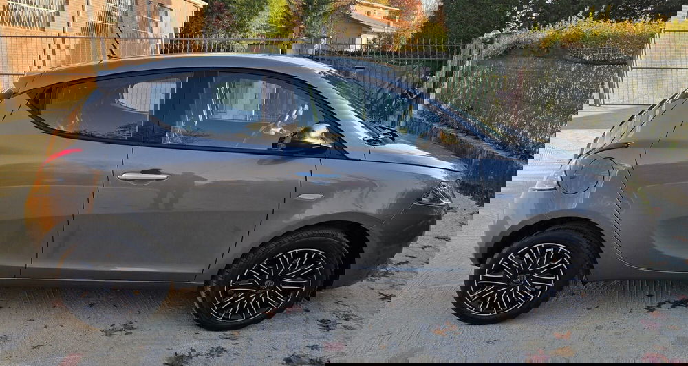 Lancia Ypsilon usata a Torino (13)