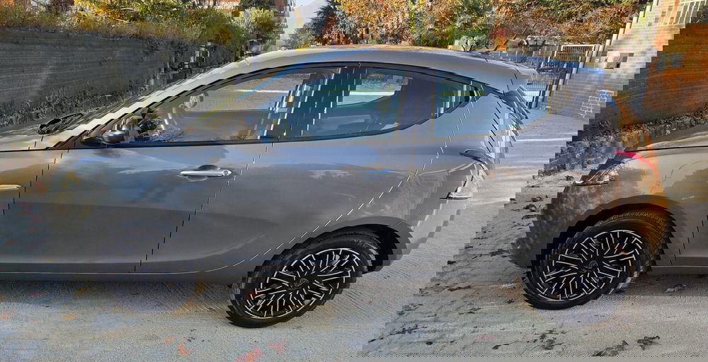 Lancia Ypsilon usata a Torino (14)