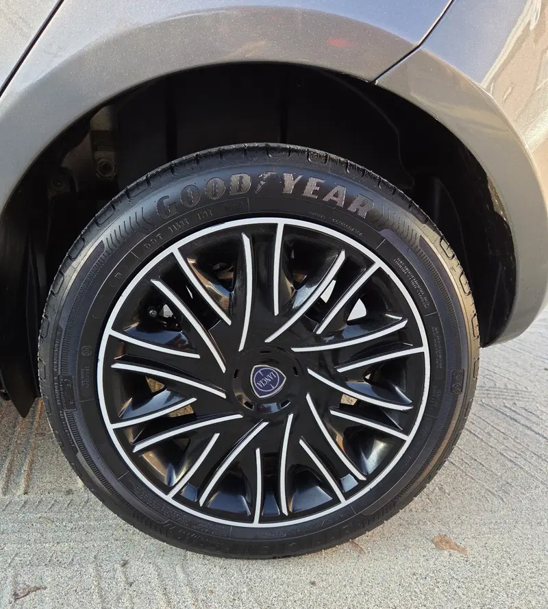 Lancia Ypsilon usata a Torino (15)