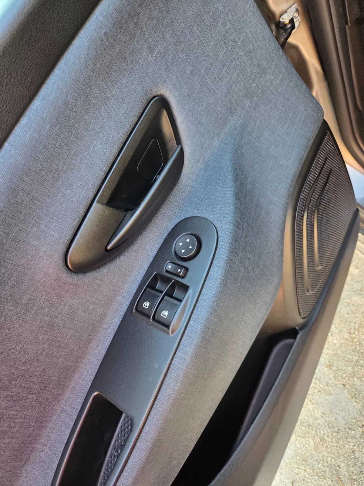 Lancia Ypsilon usata a Torino (18)