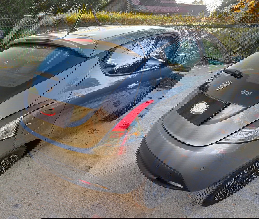 Lancia Ypsilon usata a Torino (3)