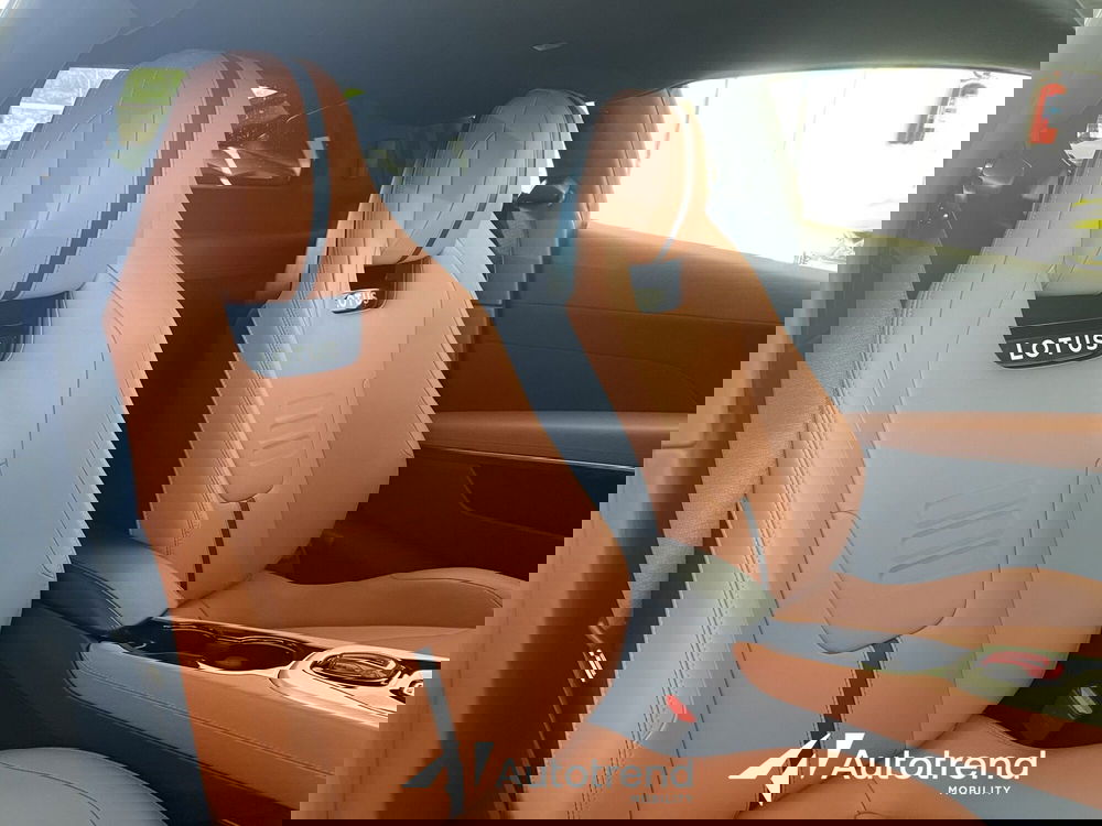 Lotus Emira usata a Bari (11)