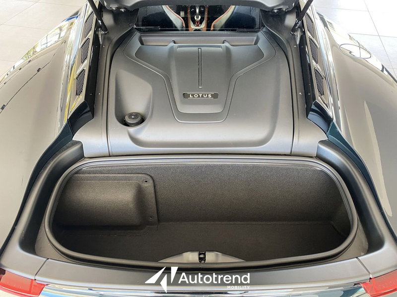 Lotus Emira usata a Bari (15)