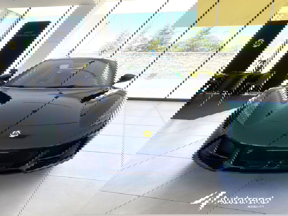 Lotus Emira usata a Bari (3)