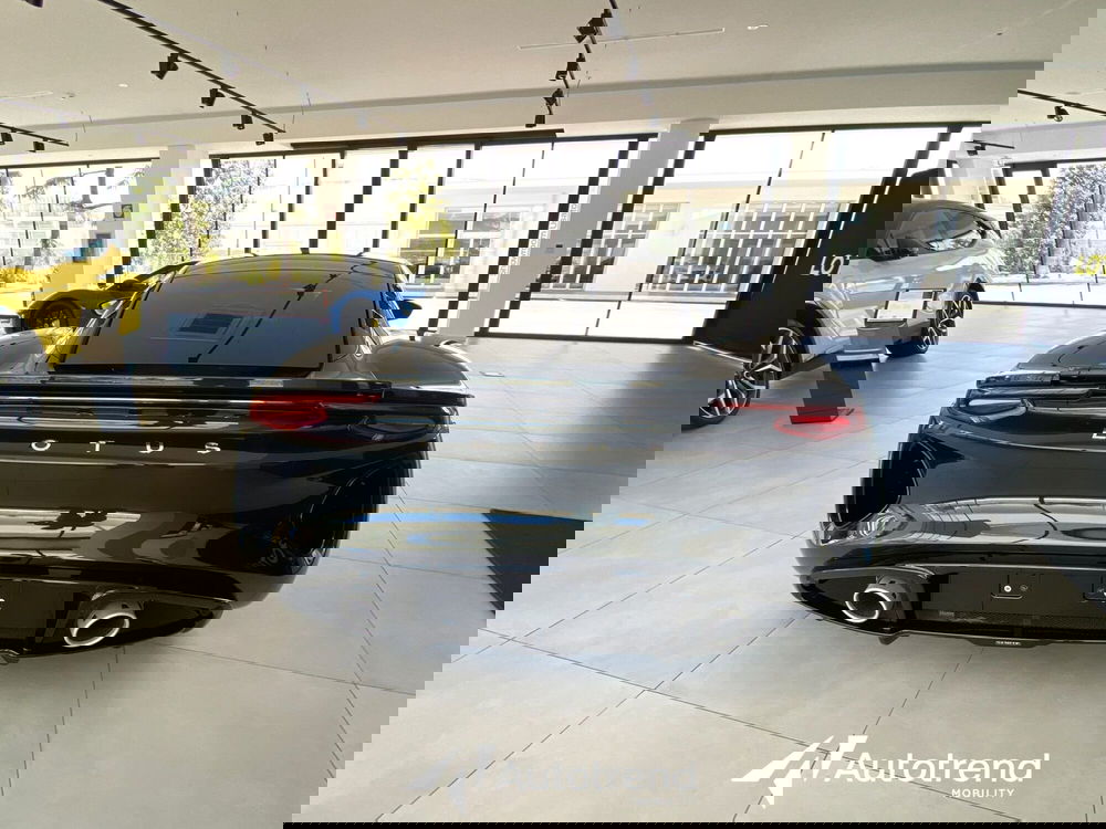 Lotus Emira usata a Bari (4)