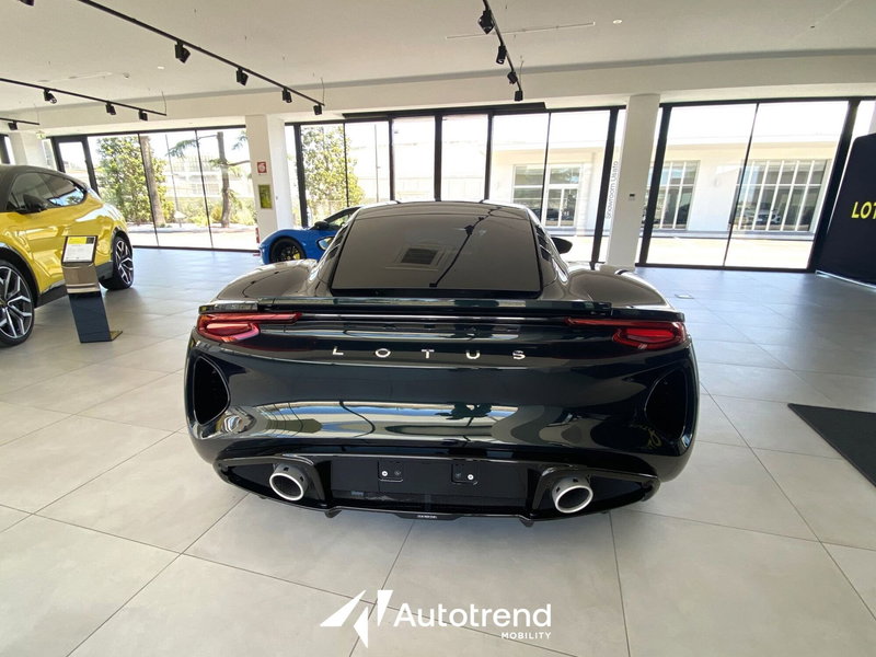 Lotus Emira usata a Bari (4)