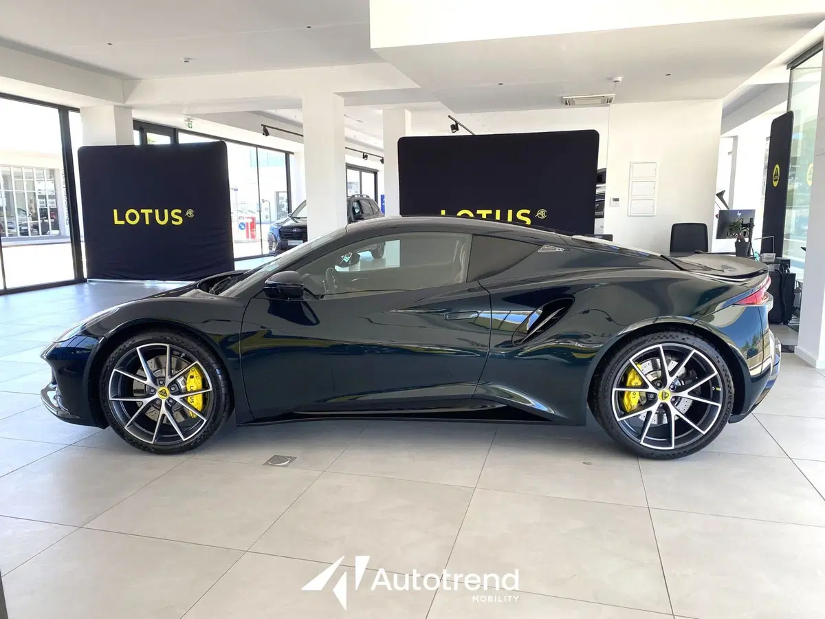 Lotus Emira usata a Bari (5)